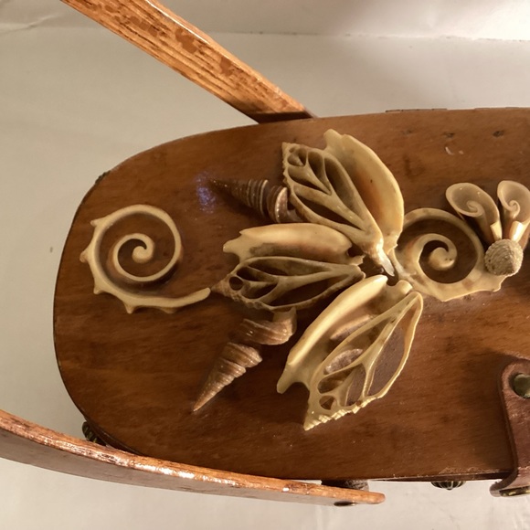 Vintage splint basket purse with seashells - Picture 12 of 13